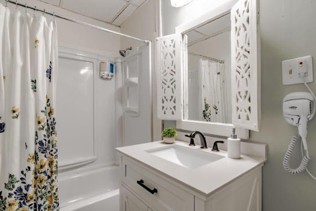 Dauphin District Darling #1-Downtown, Restaurants Apartment Mobile Exterior photo